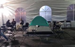 La noche del martes, el alcalde mantuvo comunicación con autoridades estatales por más de una hora vía telefónica. Más tarde, anunció a los presentes que ya se había iniciado diálogo con las autoridades.