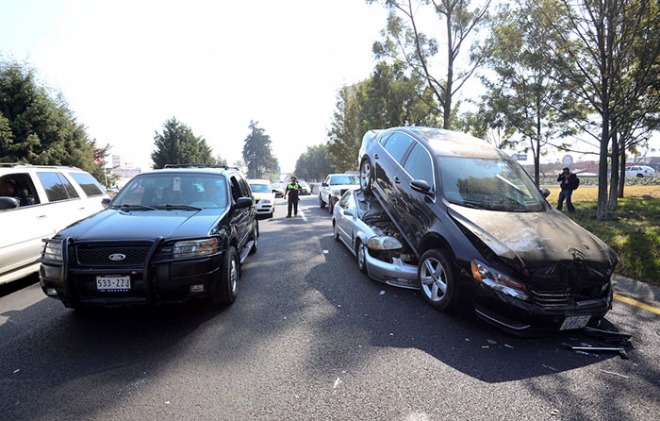 Mueren tres en distintos accidentes viales en el Periférico en Naucalpan