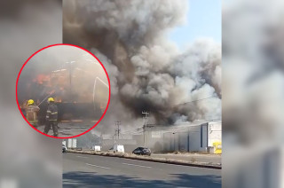 El siniestro provocó una amplia movilización de cuerpos de emergencia de varios municipios y generó una columna de humo visible a varios kilómetros.