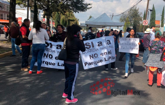 #Video: se enfrentan activistas de la Pila y policías de #Metepec