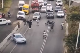 Momento del desalojo en Hueyotenco, Tecámac