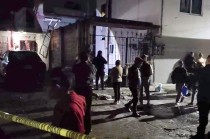 La explosión causó daños a otras viviendas