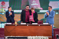 El Alcalde Isaac Montoya Márquez, acompañado de la gobernadora del Estado de México, Delfina Gómez Álvarez, rindió su Primer Informe de Resultados.