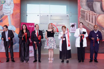 El espacio cuenta con áreas específicas para usuarios y para personal médico, buscando consolidar una atención basada en dignidad, respeto y confianza