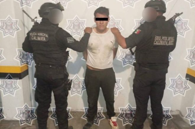 Detenido en Calimaya tras ser sorprendido en posesión de una motocicleta con reporte de robo y una réplica de arma de fuego.