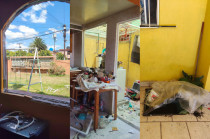 Daños en puertas, ventanas y muebles tras la explosión de gas en Ecatepec