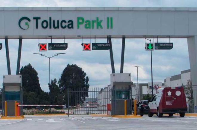 Hallan cadáver en cabina de tráiler en Parque Industrial de #Toluca