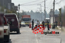 El percance ocurrió sobre la calle Josefa Ortiz de Domínguez, entre Constitución y 20 de Noviembre, cuando la mujer, de aproximadamente 30 años, cruzó un tope, perdió el control del vehículo y se derrapó.