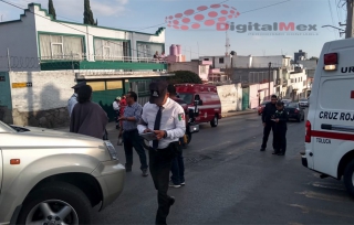 #Toluca: atropella camioneta a mujer en el centro