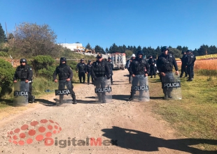 Policías resguardan obra del tren Interurbano México-Toluca