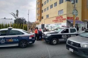 Tres cómplices que amenazaron a los oficiales y detonaron un arma de fuego