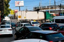 Paramédicos confirmaron el fallecimiento de la víctima y peritos de la Fiscalía realizaron las diligencias para investigar el accidente y determinar responsabilidades.