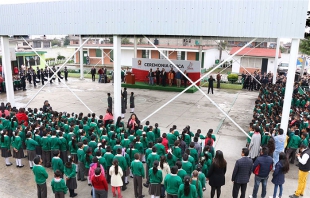 Entrega alcalde de Toluca domo en escuela primaria