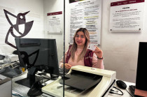 Este convenio permitirá a los usuarios de vehículos particulares recibir la renovación de su licencia de conducir en sus domicilios.