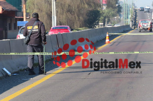 Tras el impacto, el cuerpo quedó sobre la cinta asfáltica, sin que se pudiera hacer algo para salvarle la vida.