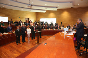El Magistrado Presidente Héctor Macedo García toma protesta a los nuevos integrantes de la Sala Constitucional y la Sala de Asuntos Indígenas del PJEdoméx.
