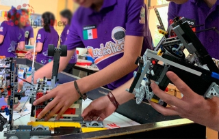Piden auxilio para niños que practican robótica