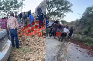 Derrumbe bloquea la carretera Ixtapan de la Sal – San Alejo