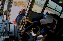 #Video: Así asaltaron al chofer de un camión a plena luz del día, en #Metepec