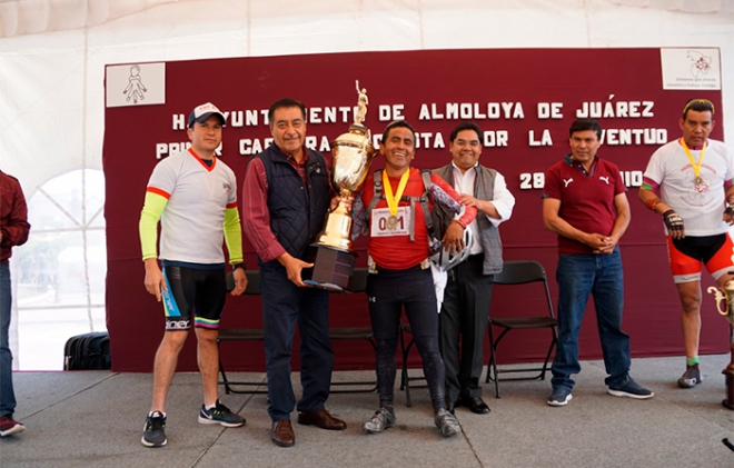 Más de 300 ciclistas en la primera carrera de ‘Ciclismo de Montaña 2019’ de Almoloya de Juárez
