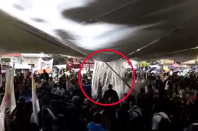 #Video: Lluvia colapsa lona durante evento de Claudia Sheinbaum en #Ecatepec