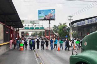 Colocados a la altura de la estación Villas de San José, impidieron el paso vehicular.