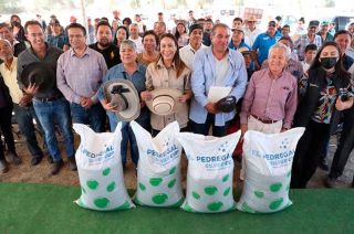 Leticia Mejía García recordó que el Edoméx es la única entidad del país que cuenta con un Centro de Investigación Florícola.