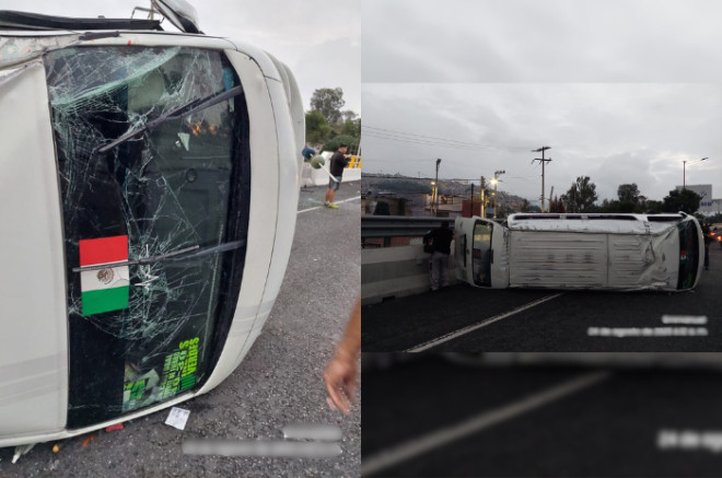 Camioneta de transporte público volcada en la autopista México-Pachuca, a la altura de Ecatepec