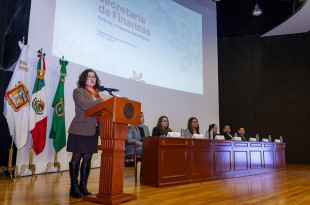 Zarza Delgado enfatizó que la rendición de cuentas será permanente, atendiendo las demandas estudiantiles de transparencia y uso responsable de los recursos públicos.