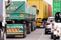 &quot;Transportistas alistan bloqueo en la autopista México-Puebla