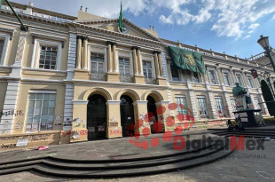 Este 2 de junio el rector interino Isidro Rogel sostuvo una reunión con estudiantes de la Facultad de Artes Escénicas.