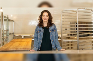 Nacida en Texas e hija de migrantes mexicanos, Landa se unió a “La Cocina” en 2008.