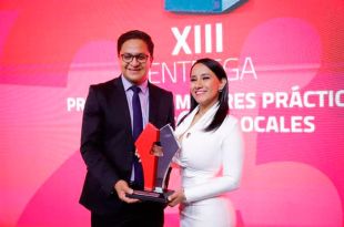 Dan premio a Michelle Núñez por las  Mejores Prácticas de Gobiernos Locales