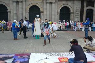 #Video: #Toluca: Performance para demandar aplicación igualitaria de Ley de Amnistía
