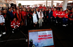 Reconoce Fernando Zamora valentía, lealtad y honor de los Bomberos de Toluca