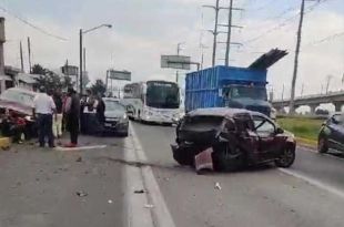 Aparatoso choque sobre Avenida las Torres