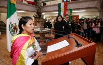 Recibe rector de la UAEM 24 alumnos mexicanos y 103 extranjeros
