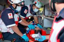 Paramédicos de la Cruz Roja en plena acción 