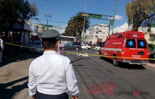 Muere mujer atropellada por camión, en Toluca