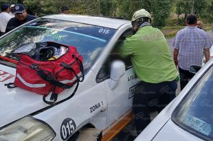 Personal del SUEM acudió al sitio en San Pedro Tejalpa, Zinacantepec, donde confirmó el fallecimiento del taxista tras el ataque armado.