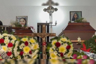 Familiares y conocidos dieron el último adiós a Teresita de Jesús y a su hija Cindy durante los servicios funerarios