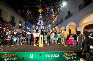 #Video: Así se vivió el encendido del árbol navideño en #Toluca