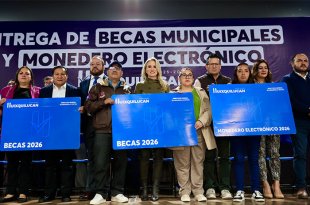 La presidenta municipal de Huixquilucan, Romina Contreras Carrasco, encabezó la segunda entrega de becas y apoyos económicos para estudiantes y familias del municipio.