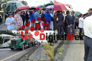 Los asegurados bloquearon la carretera Toluca-Atlacomulco, a la altura de Plaza Mariana, para exigir atención.
