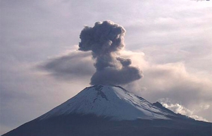 Popocatépetl emite exhalaciones de hasta mil metros durante este martes