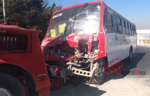 #Toluca: Seis pasajeros lesionados por choque de autobús en Alfredo del Mazo