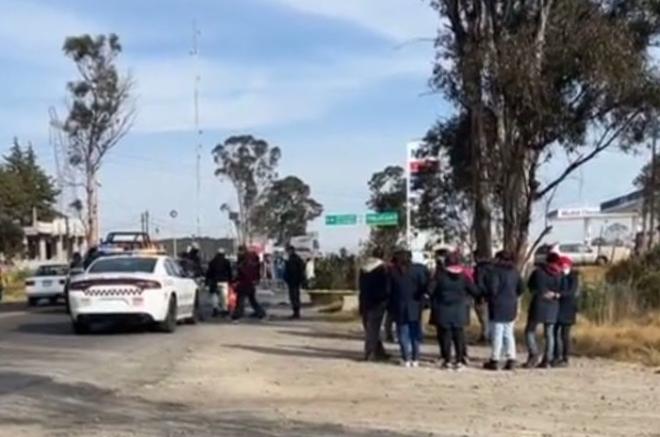 El accidente ocurrió la mañana de este lunes en la carretera Toluca-Zitácuaro, en la comunidad San Pedro la Hortaliza.