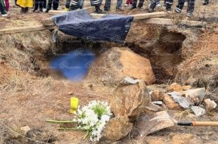 Cuerpos de emergencia realizaron maniobras para liberar el cuerpo del trabajador.