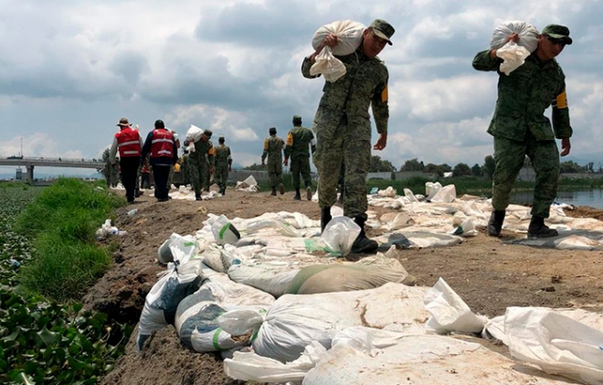 Entra Ejército para auxiliar a damnificados de San Mateo Atenco