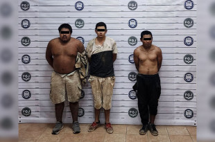 Juan “N” de 20 años, Juan “N” de 33 años y Francisco “N” de 30 años, junto con la probable droga y demás indicios asegurados, fueron presentados ante la Agencia del Ministerio Público con sede en Valle de Bravo.